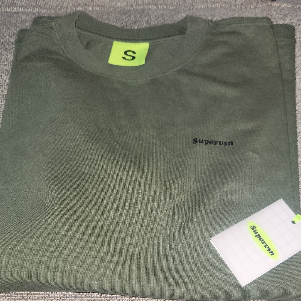 Men's S Supervsn Statburst Tee